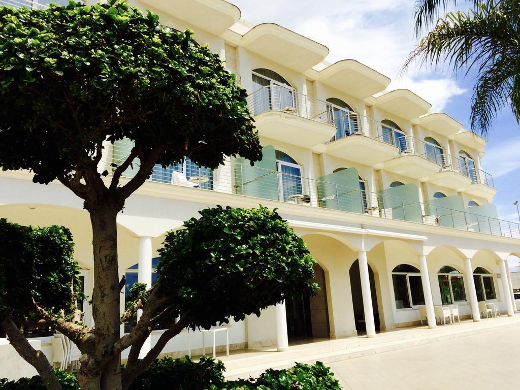 Hotel Vespucci Порто-Чезарео Екстер'єр фото